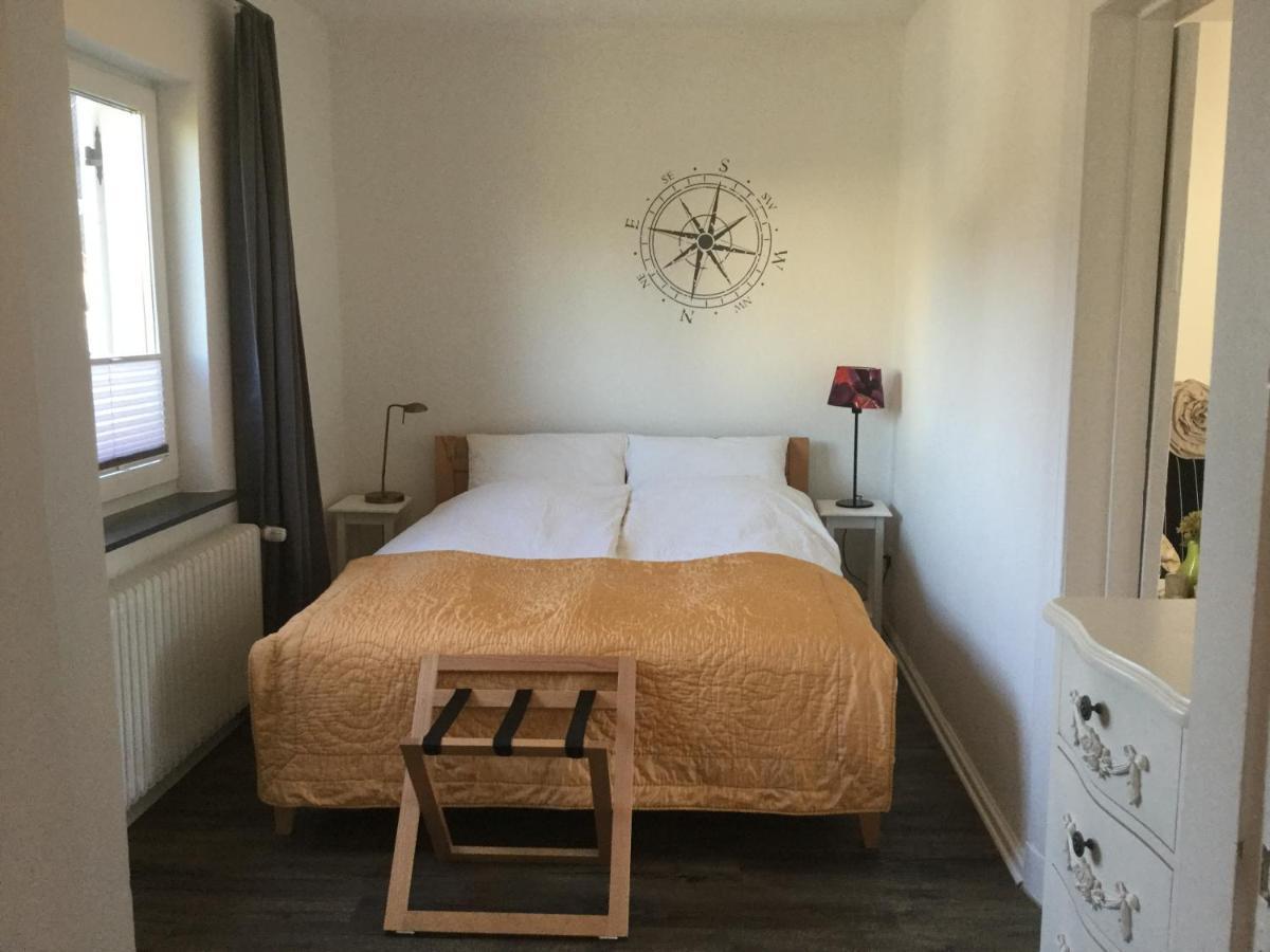 Ferienhaus Us Luett Hus Und Das Zimmer Linde Im Haupthaus Oldenburg Ngoại thất bức ảnh