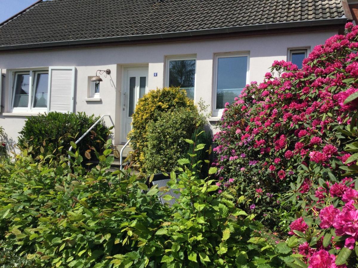 Ferienhaus Us Luett Hus Und Das Zimmer Linde Im Haupthaus Oldenburg Ngoại thất bức ảnh