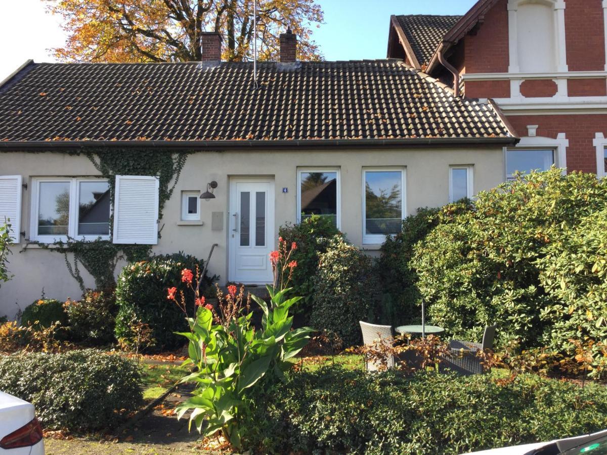 Ferienhaus Us Luett Hus Und Das Zimmer Linde Im Haupthaus Oldenburg Ngoại thất bức ảnh